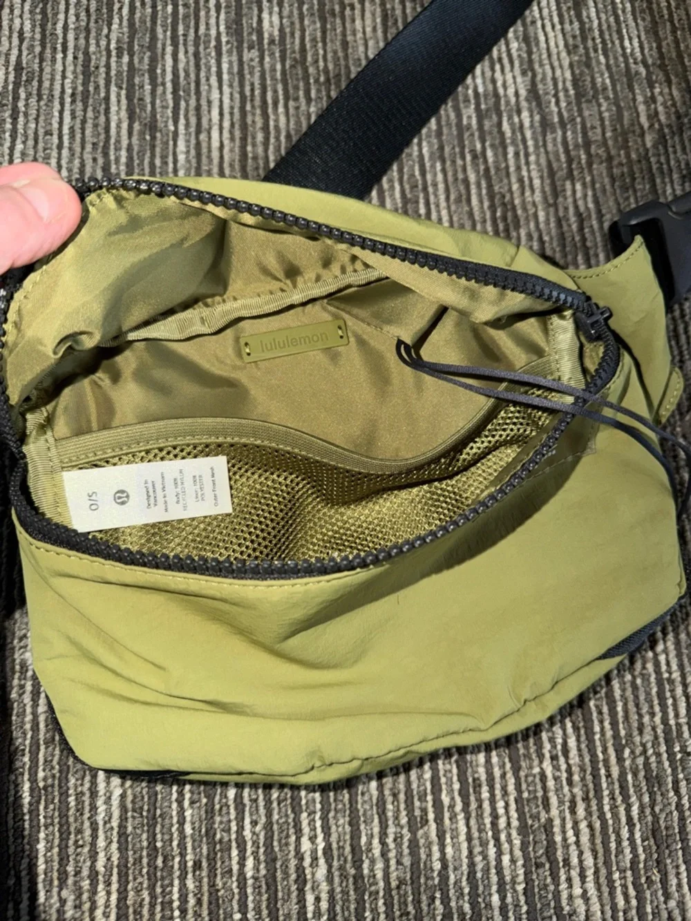 Lululemon Clean Lines Belt Bag 2L Green - Picture 4 of 7